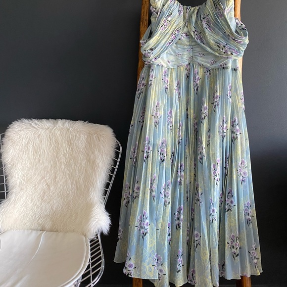 SOLD Self-Portrait Cold-Shoulder Floral Chiffon Dress - Picture 3 of 8
